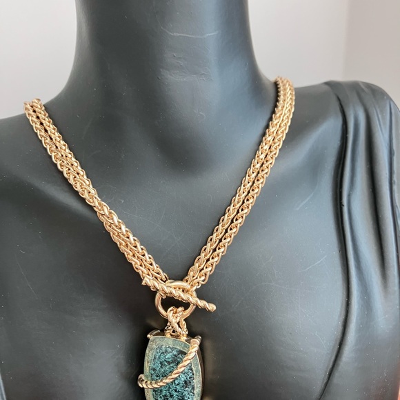 Polo Ralph Lauren Gold Necklace with Green Pendant - Picture 1 of 9